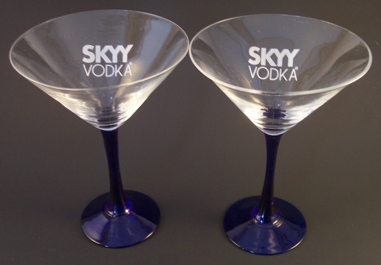 2 Skyy Vodka Glasses Blue Stem Set Pair Glass Cosmo Martini Margarita