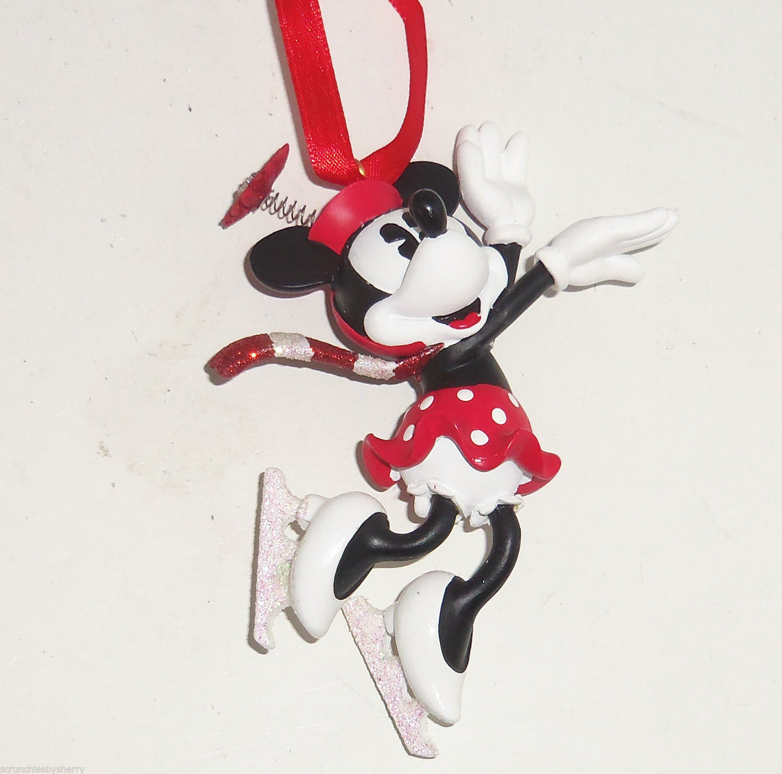 minnie skating toy