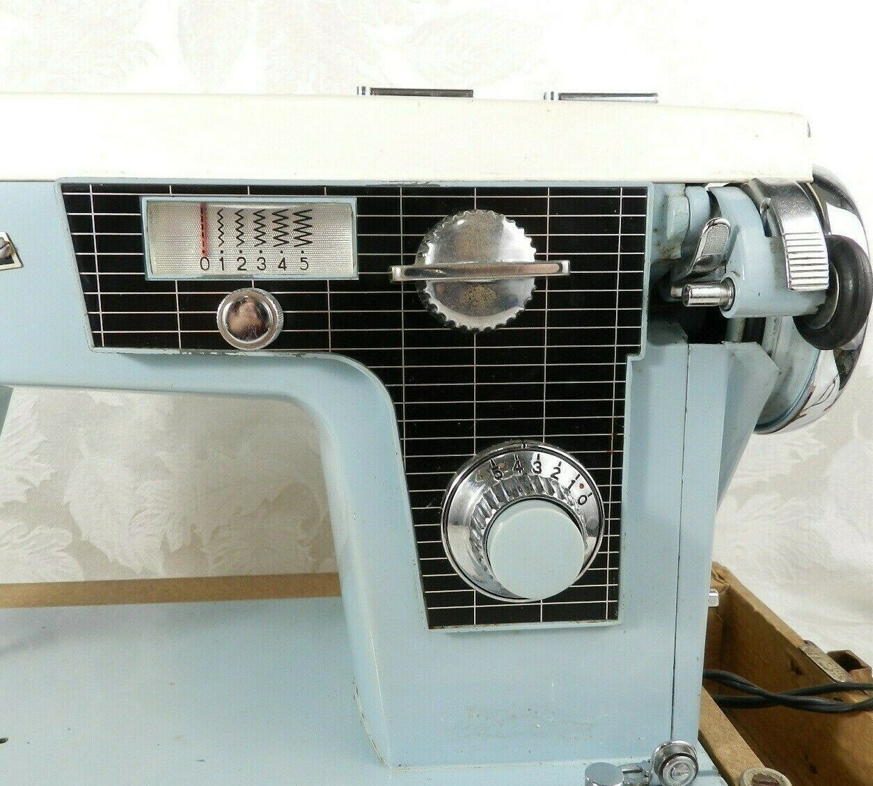 Vintage Good Housekeeper Sewing Machine Model 290 JA3 Turquoise Blue