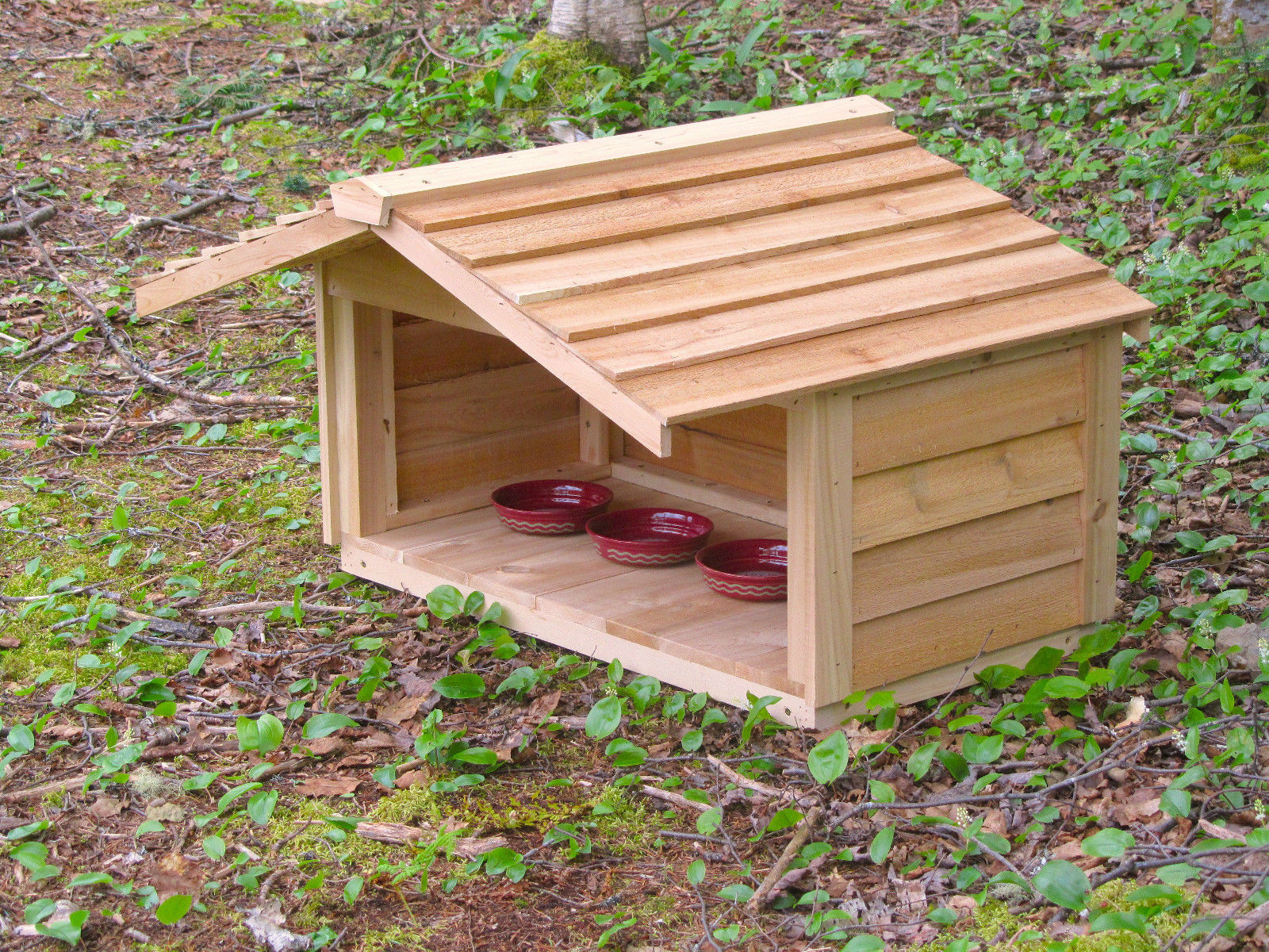OUTDOOR CEDAR CAT DOG RABBIT FERAL FEEDING STATION FOOD SHELTER HOUSE 