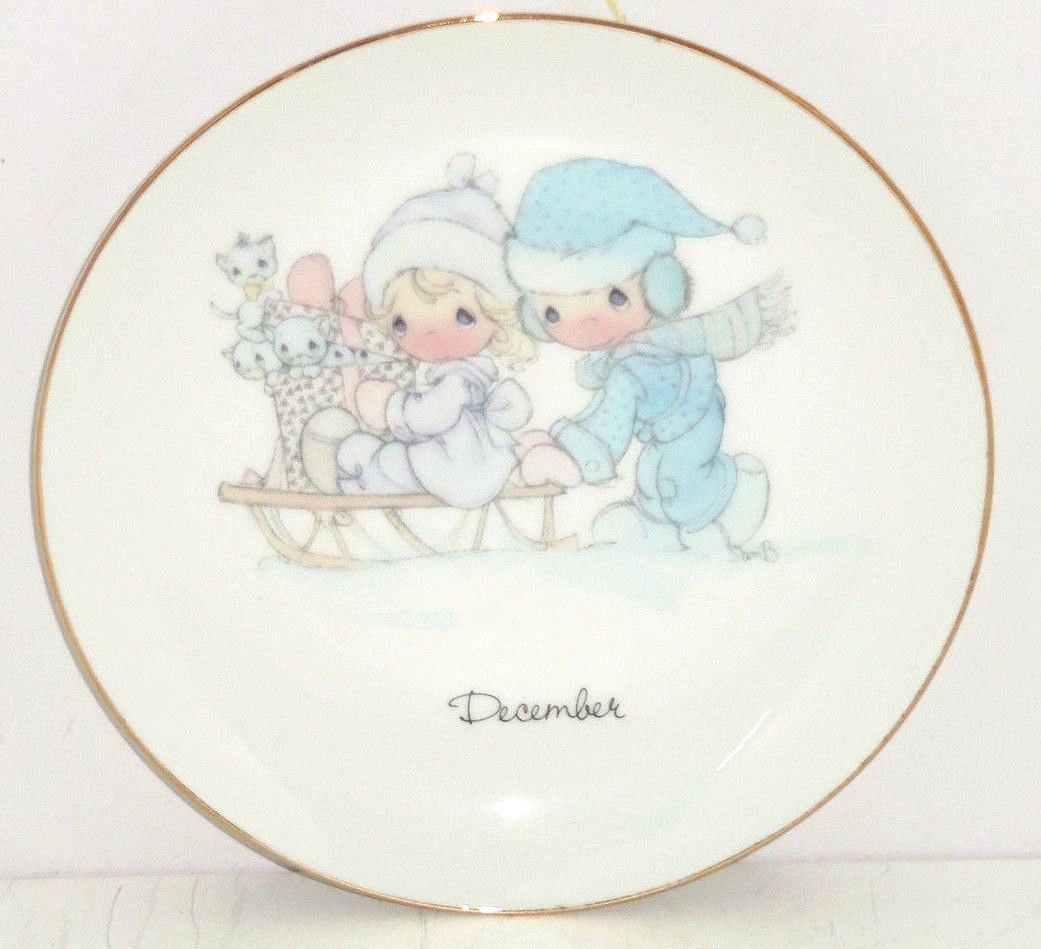 Precious Moments  Enesco  tiny  Christmas plate  1990  Christmas is a time to share  4 diameter  Christmas  plate  collectible