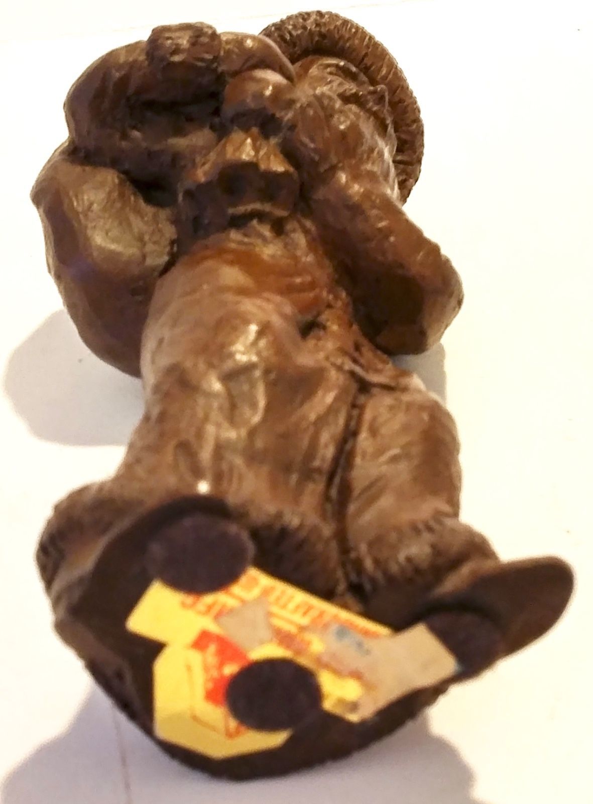 RED MILL CRUSHED PECAN SHELL OLD WORLD SANTA CLAUS FIGURINE USA Santa