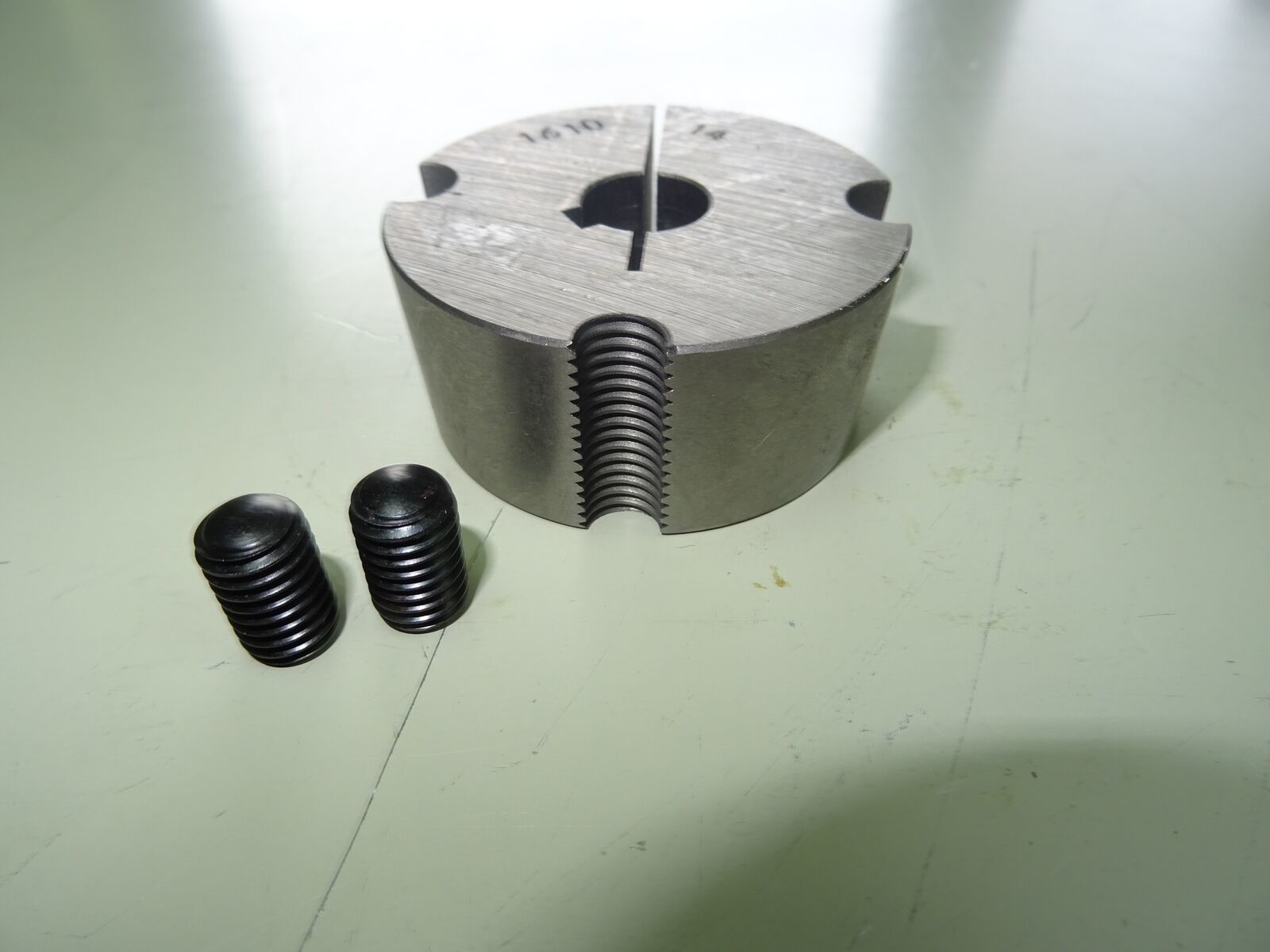 TAPER BUSH 1610/14 CLAMP SLEEVE FOR 14MM / MX 5910 SHAFT Crimps & Sleeves