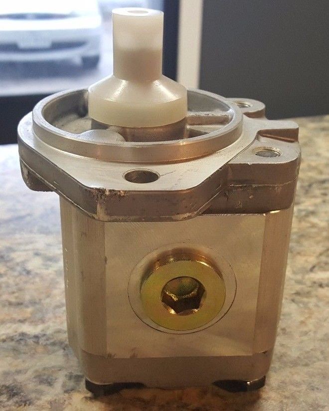 2PB113DR82S2, Salami, Hydraulic Pump, .68 in3/rev Other Hydraulics