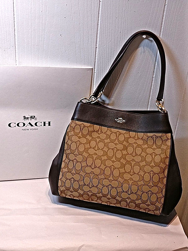 coach signature outline small lexy