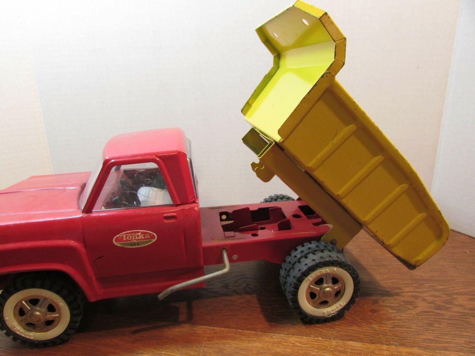 vintage tonka dump truck red and yellow