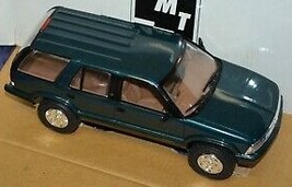 AMT/ERTL 8296EO 1996 Chevrolet Blazer Emerald Green Promo Cars 1:25 Scale Plasti - $43.50