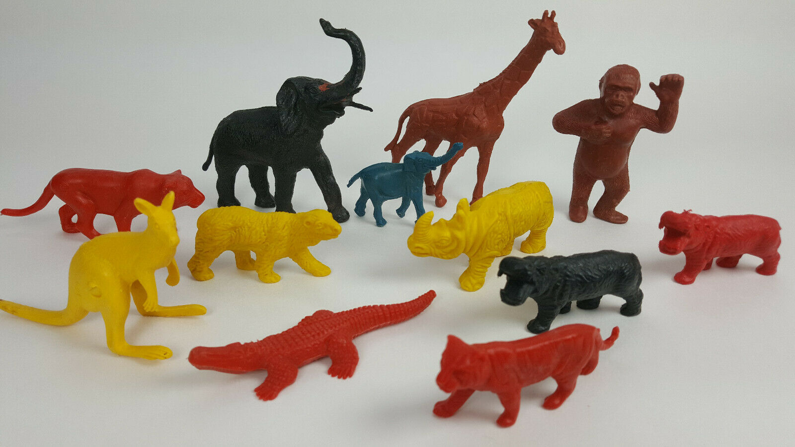 molded plastic playsets 1960s
