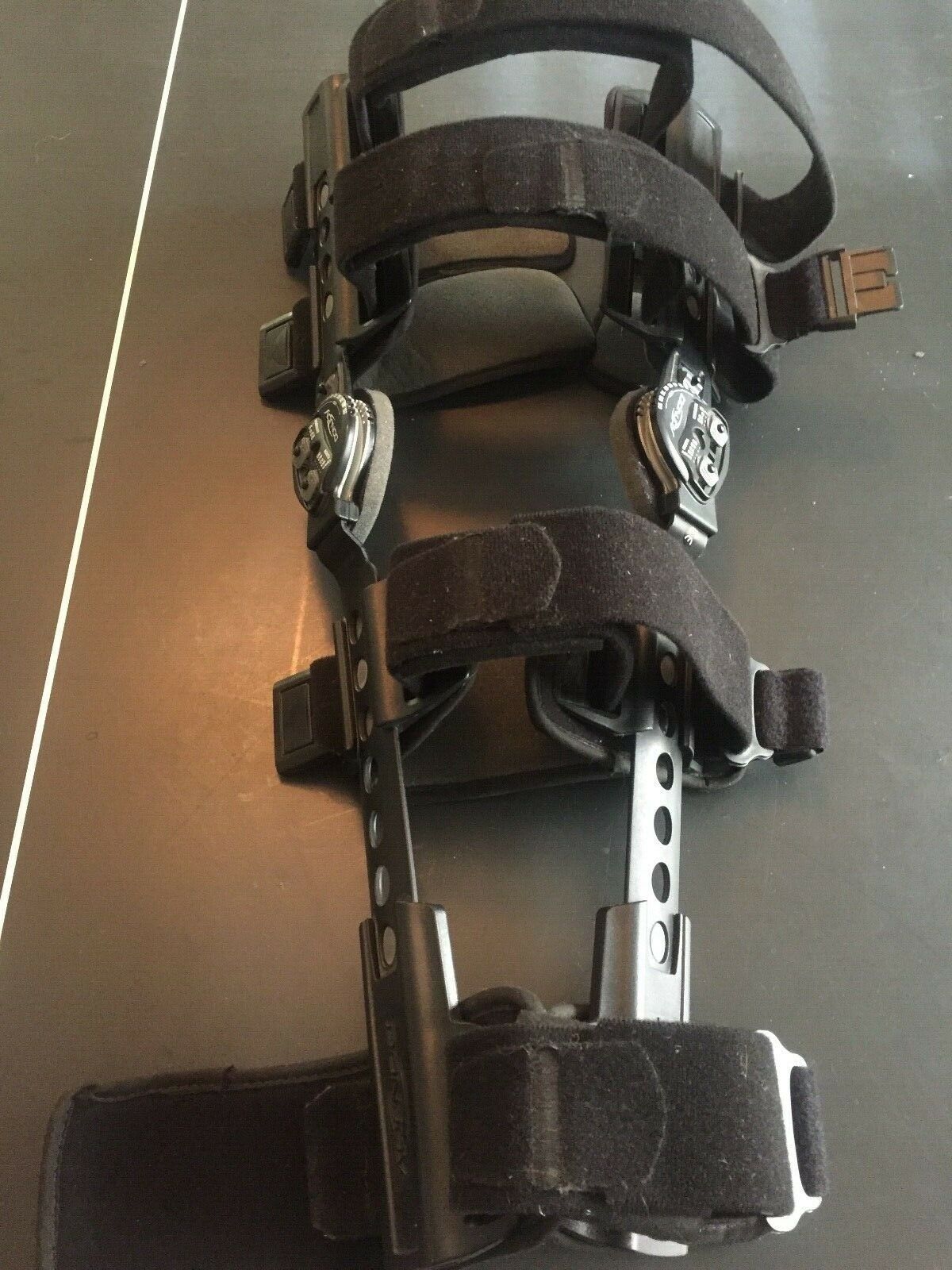 Donjoy Knee Brace Flexion Extension Adjustable For ACL/MCL Recovery