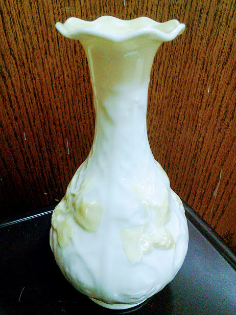 Belleek Bud Vase 1 Listing