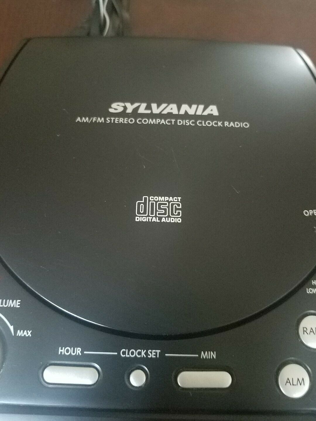 Sylvania Am/FM Stereo Compact Disc Clock Radio Alarm Clocks & Clock