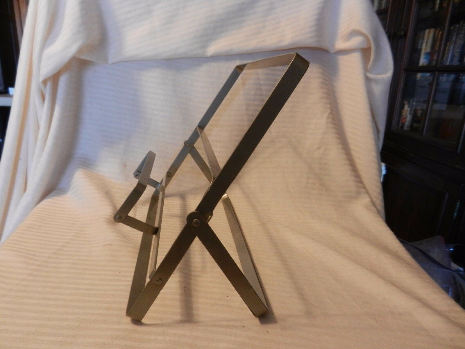 silver-metal-cookbook-stand-cookbook-holder-foldable-racks-holders