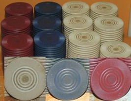 290 Interlocking Clay Poker Chips 74 Red 73 Blue 145 White Bullseye Vintage - $29.24