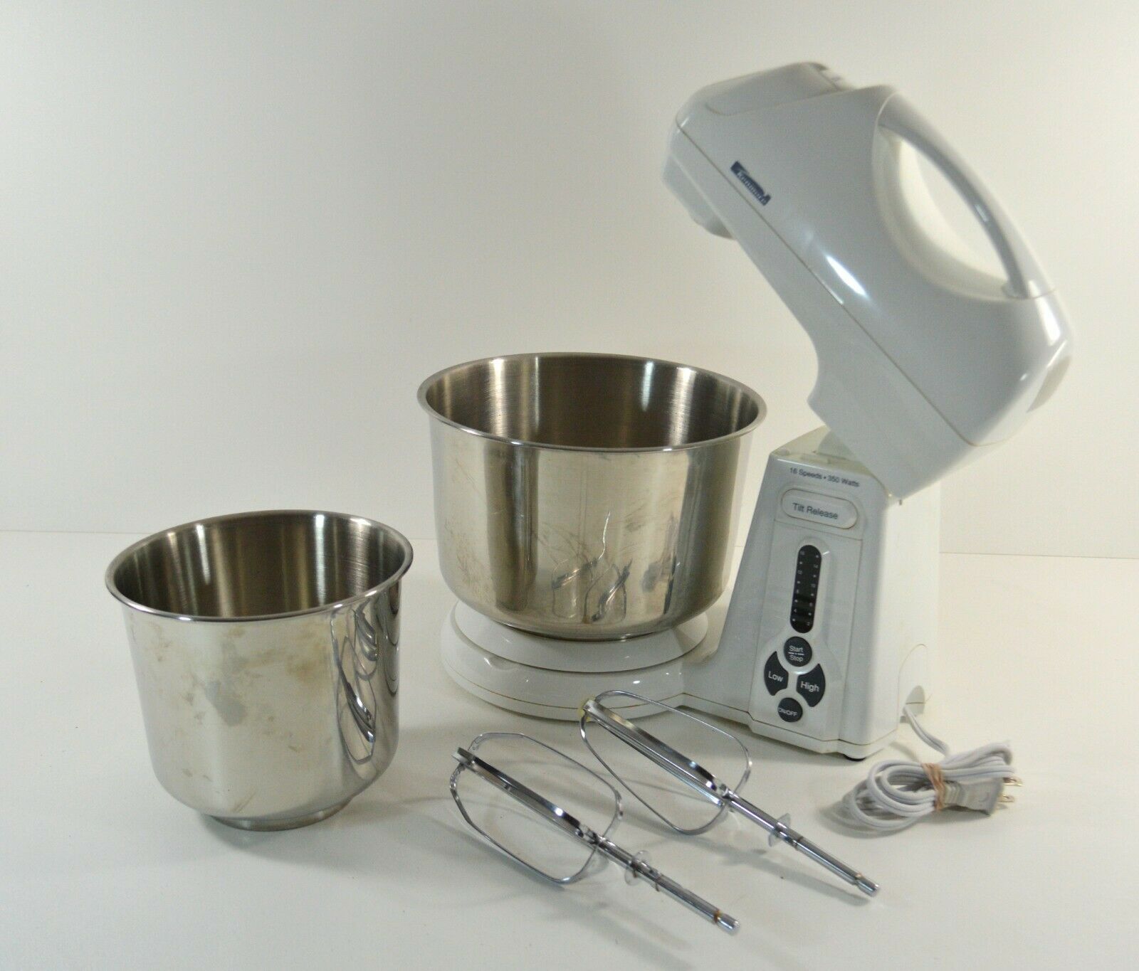 Kenmore 16Speed Stand Mixer 23869239 w/ 2 Bowls & Beaters White Sears
