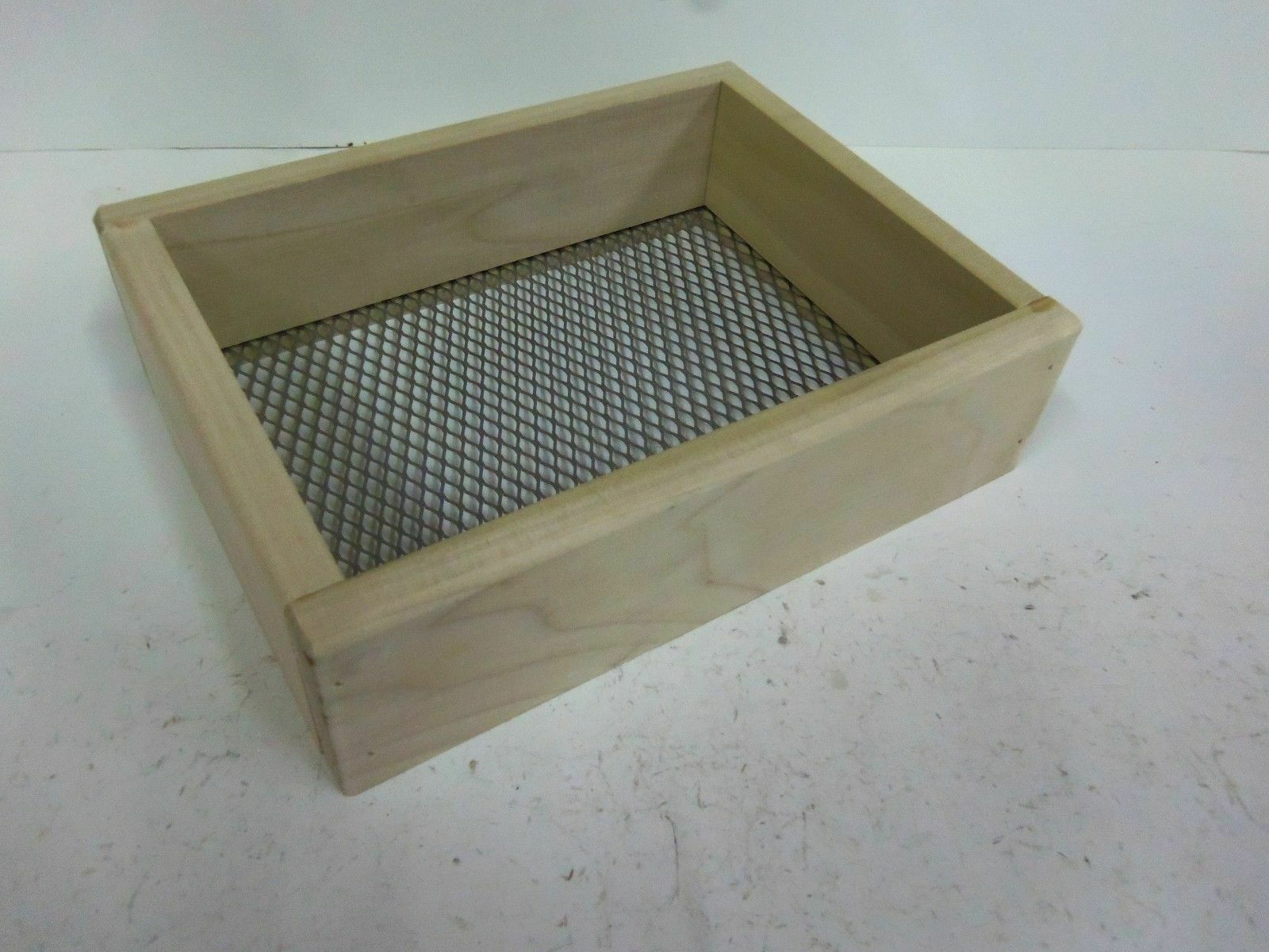 Wood Dirt Sifter Trapping Traps Raccoon Fox Duke Bridger Garden sand