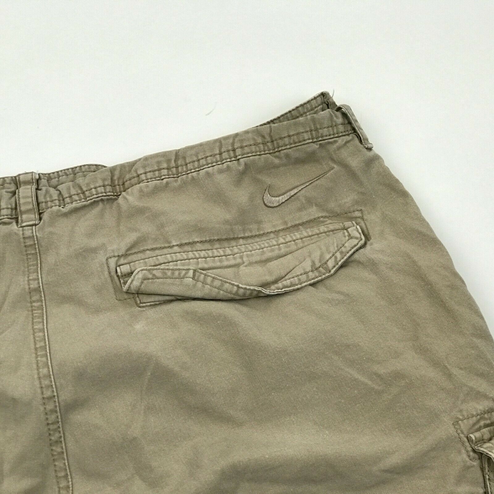 nike cargo shorts khaki