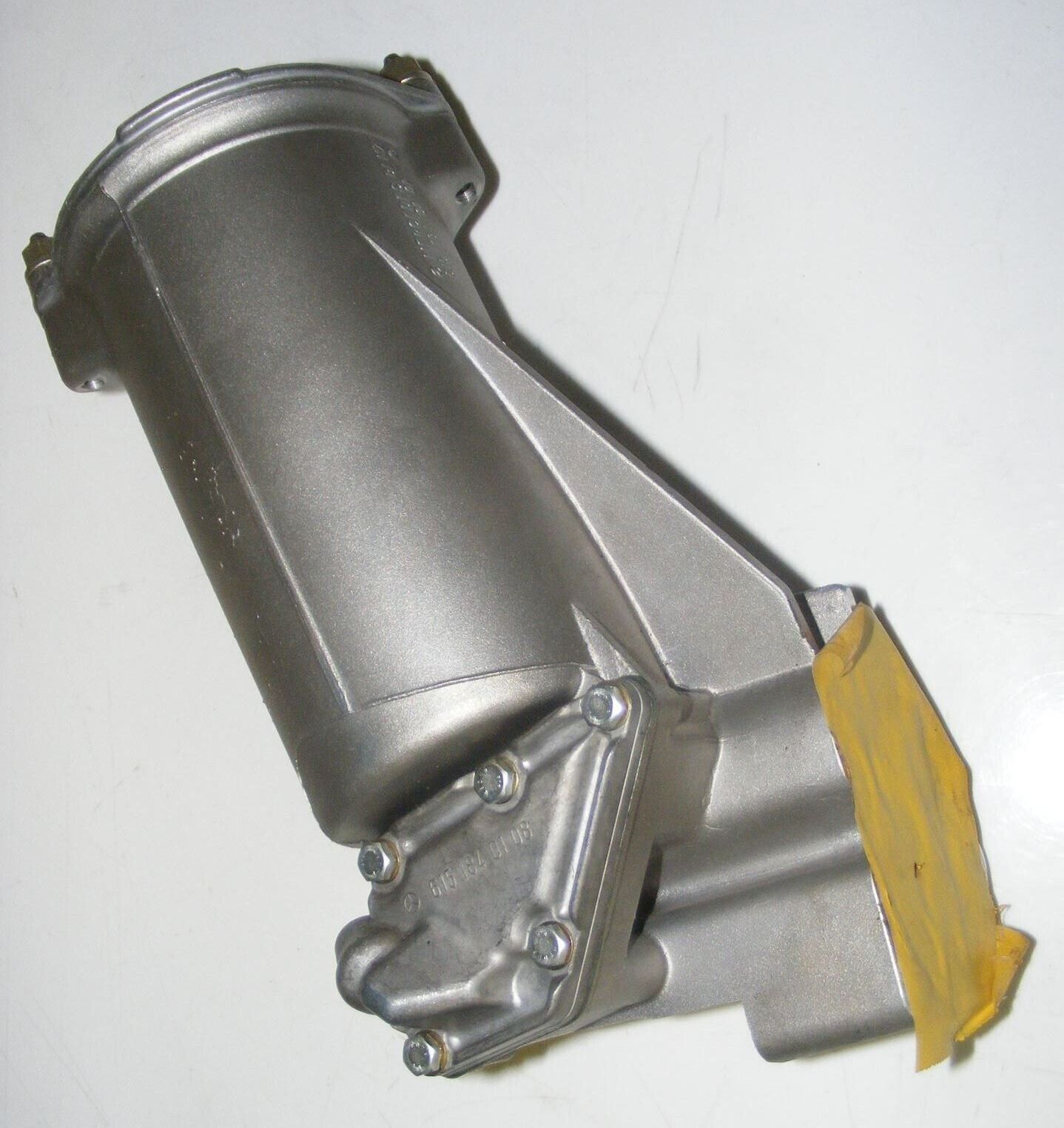 NOS MERCEDES 123 W123 240D 300D 300CD 300TD OM617 OIL FILTER HOUSING