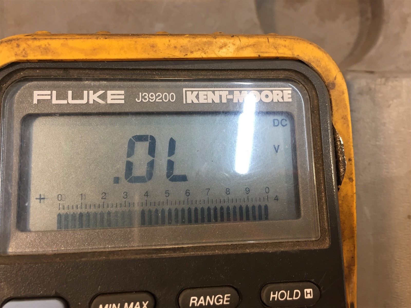 KentMoore J39200 Digital Multimeter Kit Fluke With Case & Accessories