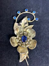 Vintage Gold Tone Over Sterling Silver Blue Rhinestone Floral Brooch (2460) - £29.46 GBP