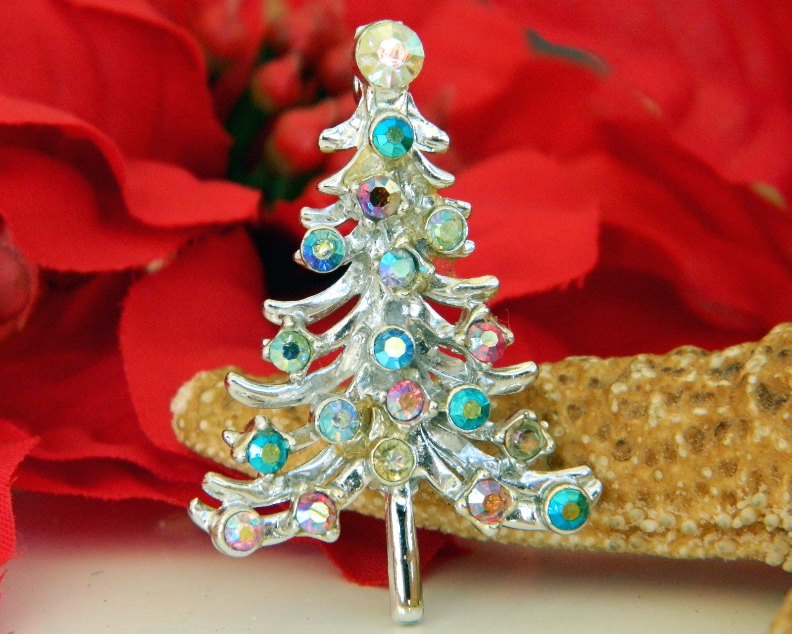Vintage Christmas Tree Figural Brooch Pin AB Rhinestones Silver Tone Brooches & Pins