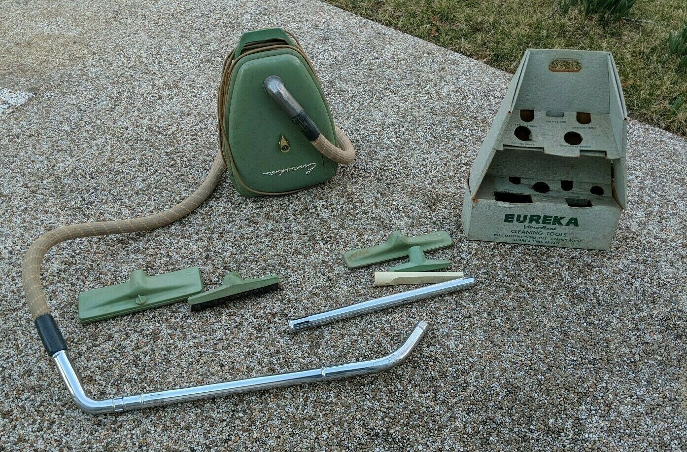 Eureka Model 1010 VibraBeat Canister Vacuum Cleaner 1950s 50s