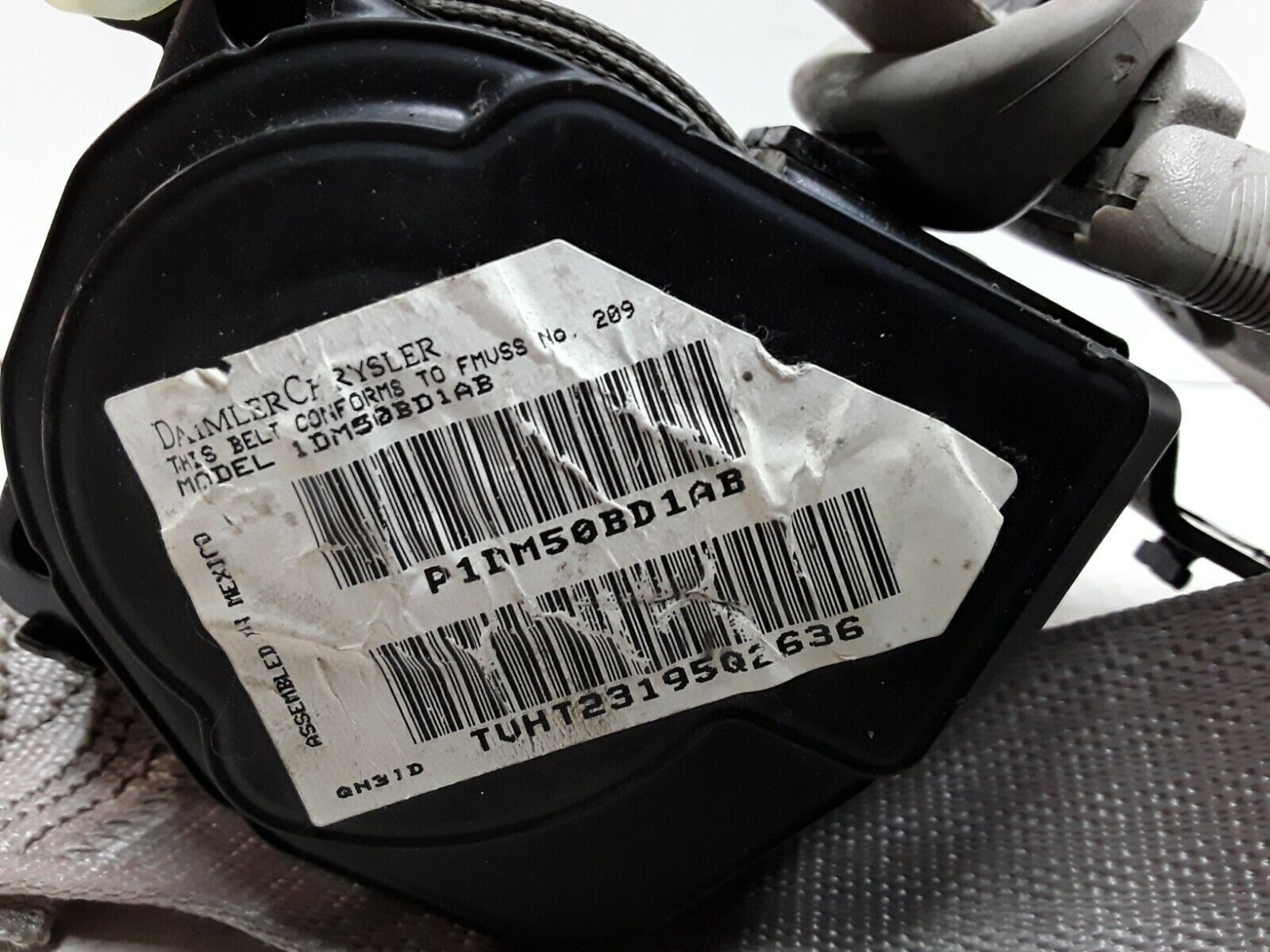 06 07 08 09 Jeep Commander right front passenger side gray seat belt