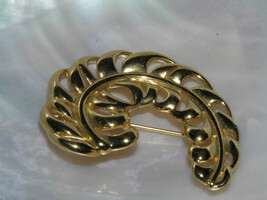 Estate MONET Signed Curved Goldtone Feather Pin Brooch – marked on backs... - $8.59