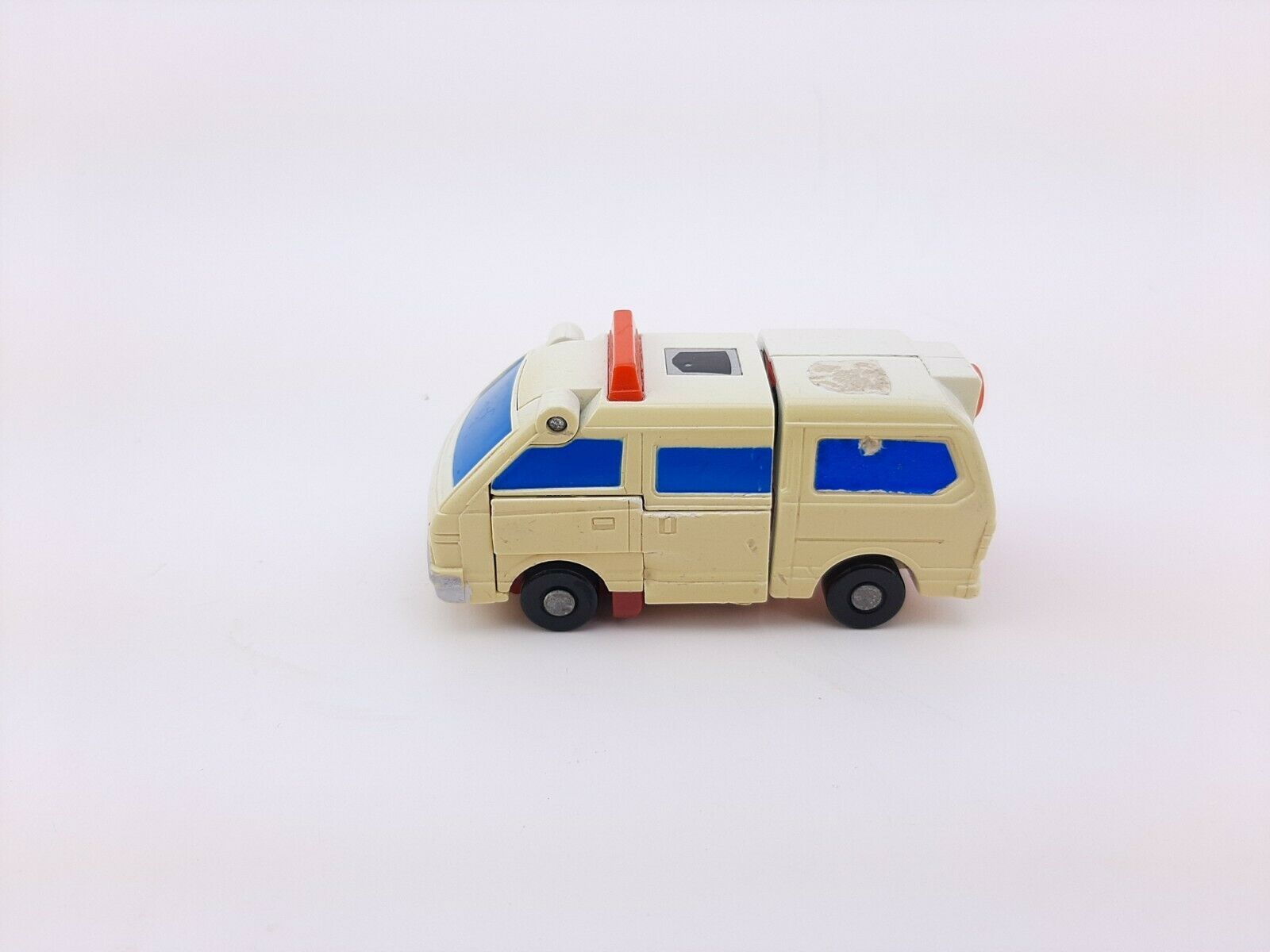 transformers g1 ambulance