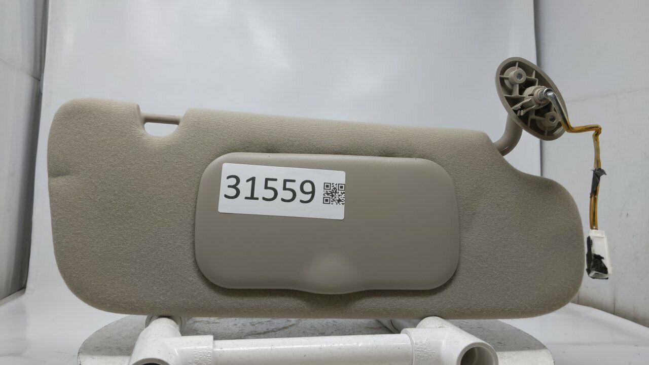 20022004 Jeep Liberty Passenger Side Sun Visor Sunvisor Shade Tan R8S10B09 Sun Visors