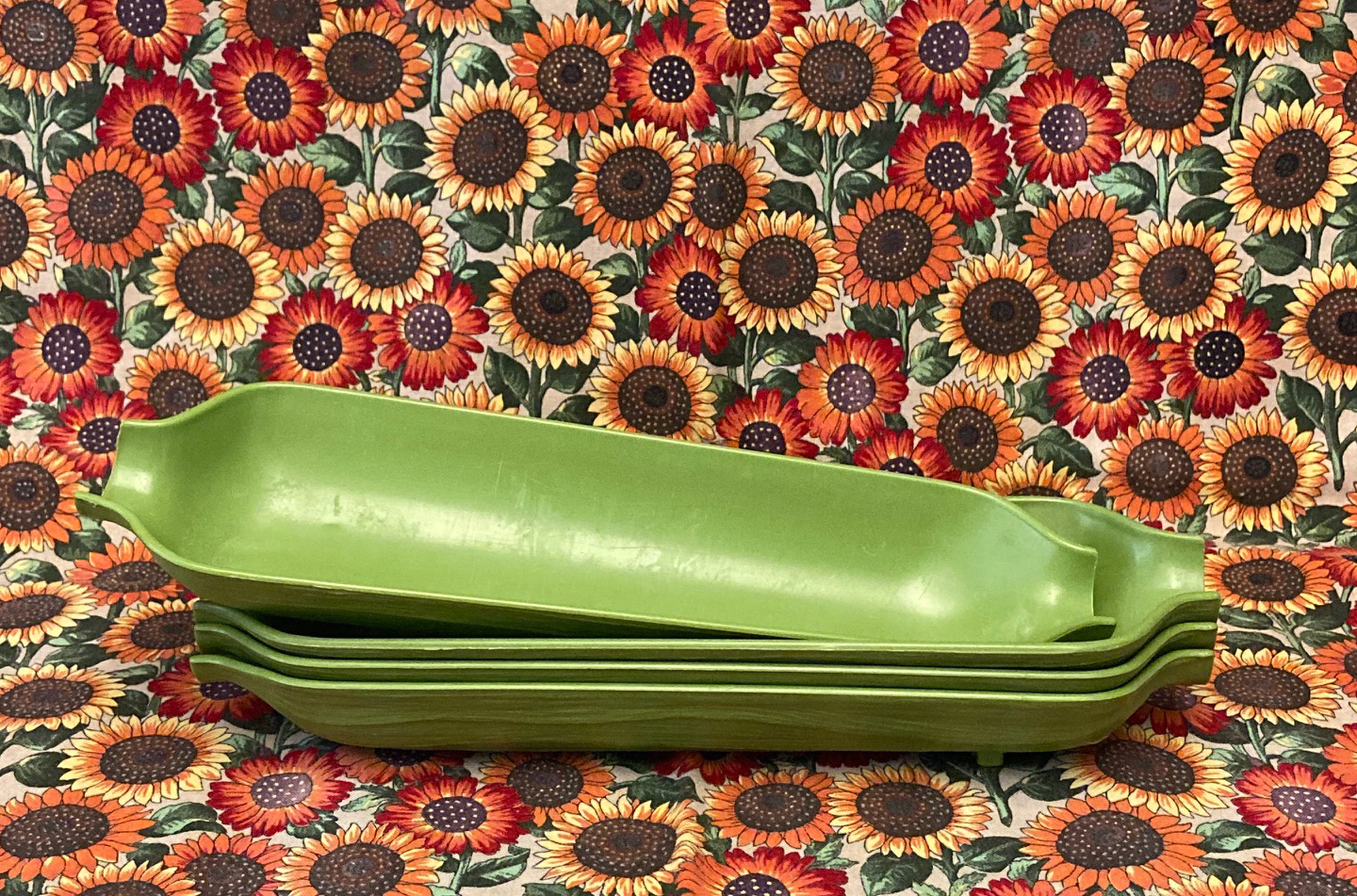 Vintage 1970s Royal plastic corn on the cob servers green set of 4 Plastic Corn On The Cob Trays