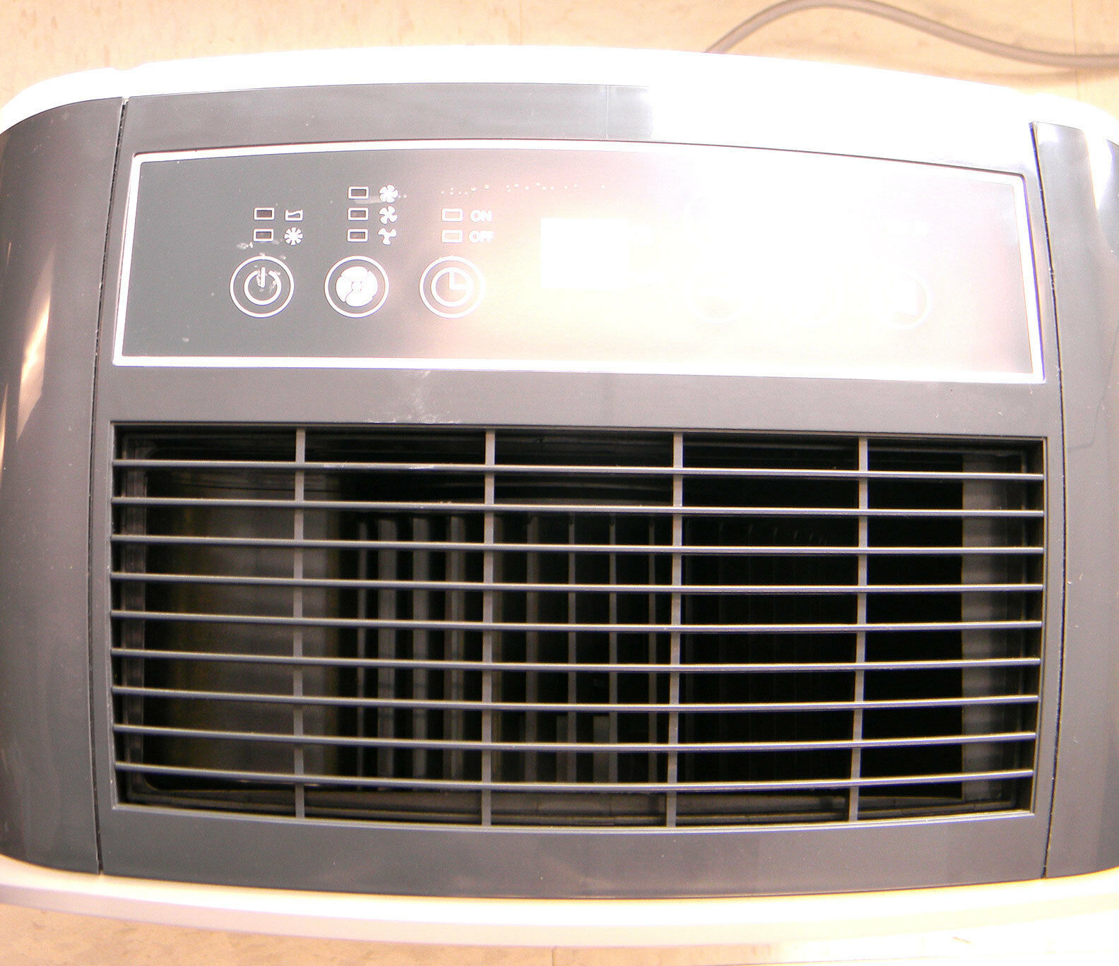 Whirlpool Energy Star 70 Pint Dehumidifier With Pump WDH70EAPW Good