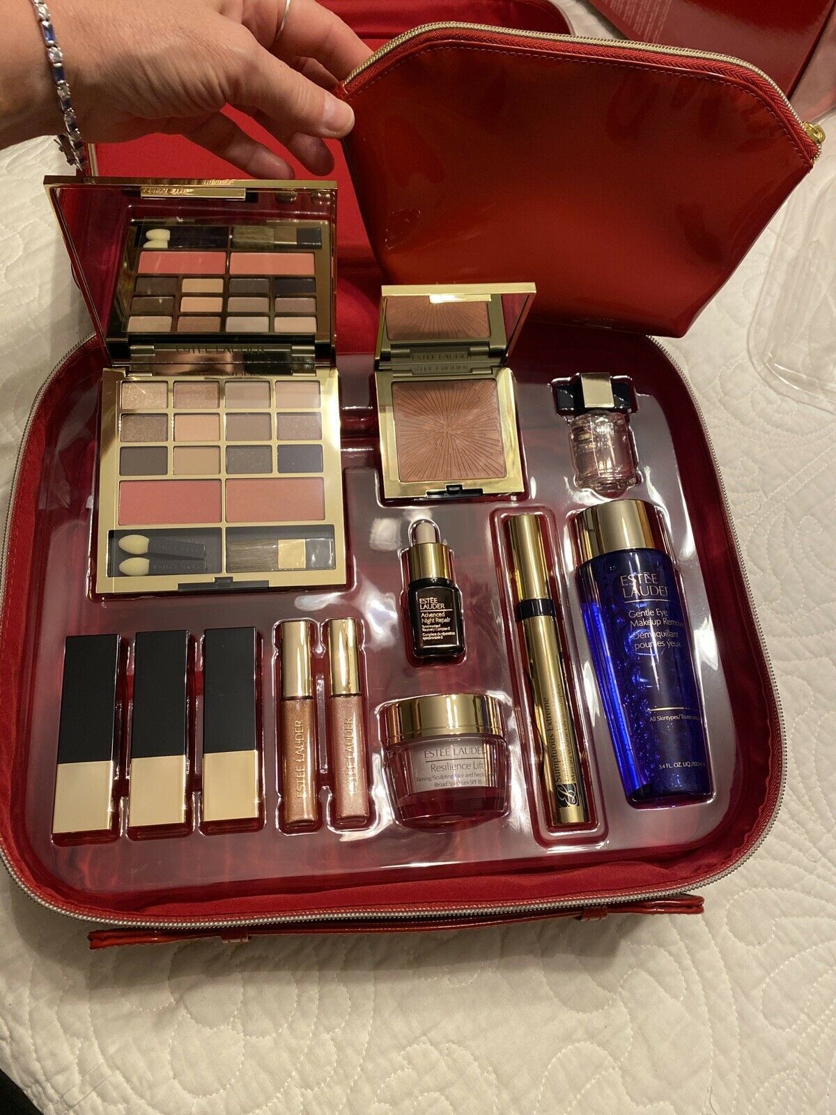 Estee Lauder Blockbuster Holiday Make Up Gift Set w/ Red Case Makeup