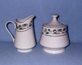 Cambridge Holly Traditions Creamer and Sugar Bowl with Lid Footed - $14.99
