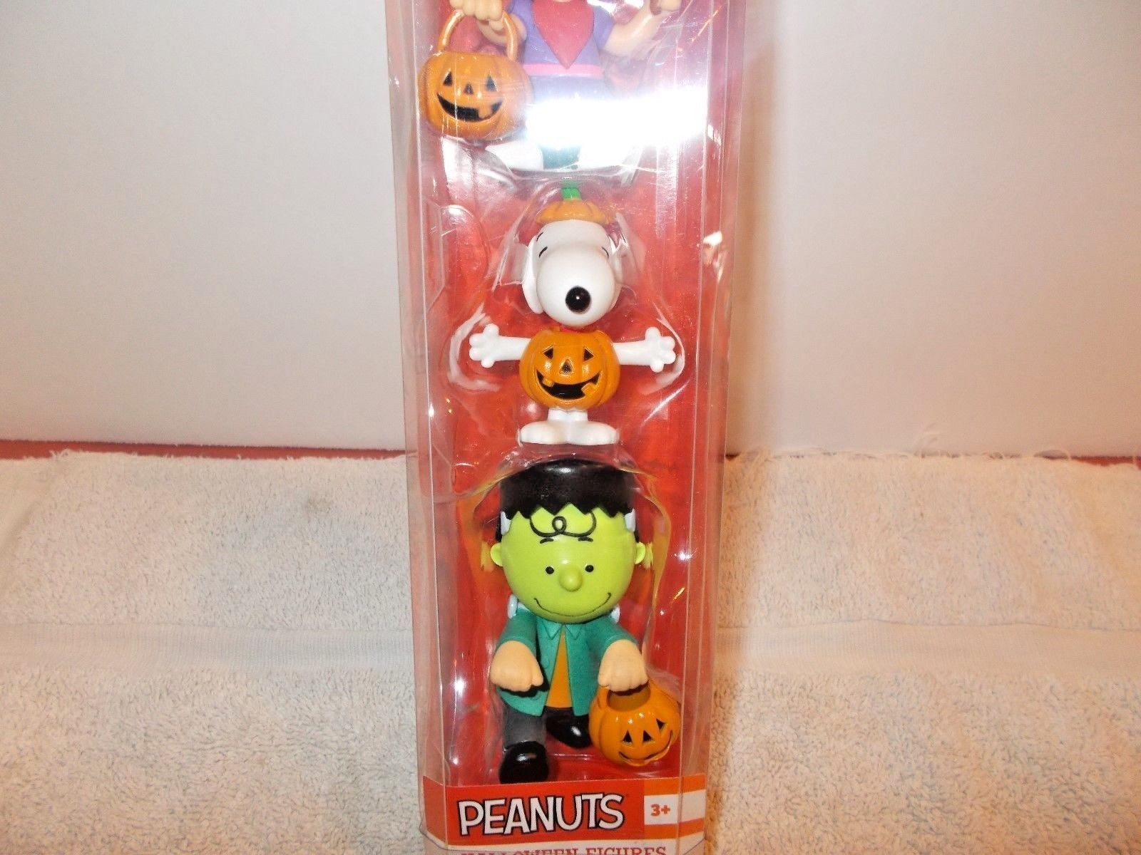 peanuts halloween figures