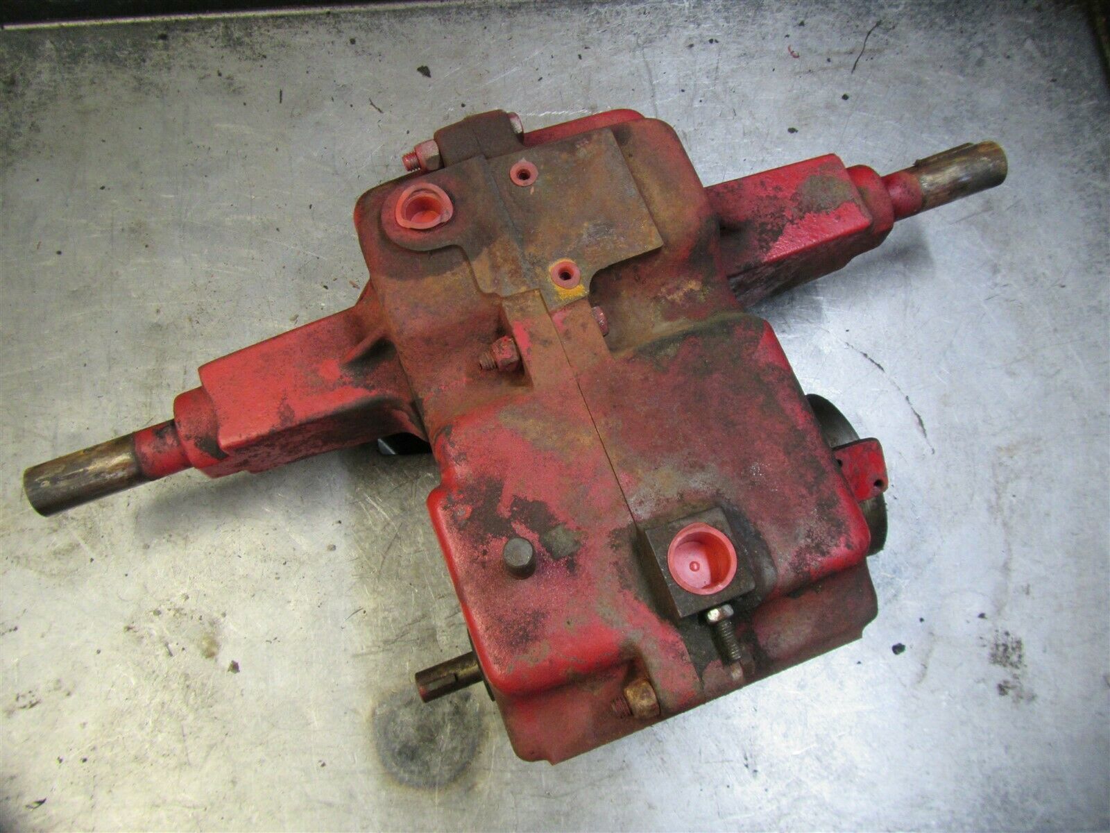 Wheel Horse 3128 Tractor 8Speed Transaxle 1 1/8" shafts Parts