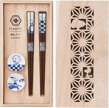 PEANUTS Snoopy Blue and White Chopsticks + Rest Pair Set with Wooden Box Japan - $65.31