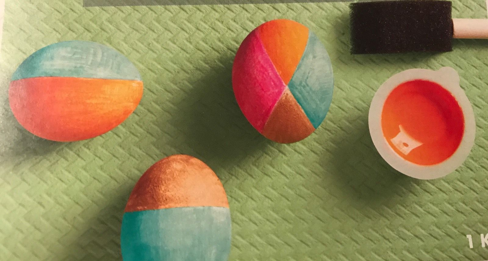 SPRITZ EGG DECORATING PAINT KIT INCLUDES 4 Paint Colors And Brush NEW