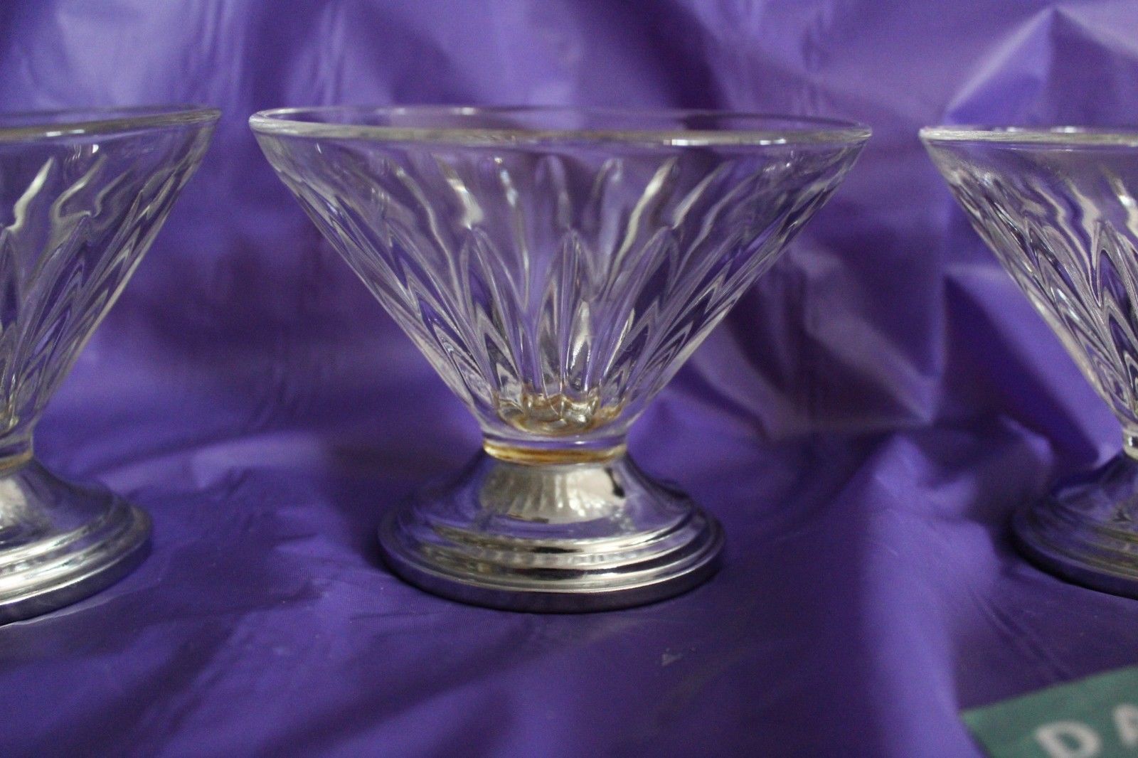 4 Vintage Etched Glass Ice Cream Dessert Serving Bowls With Silver Metal Base Bowls