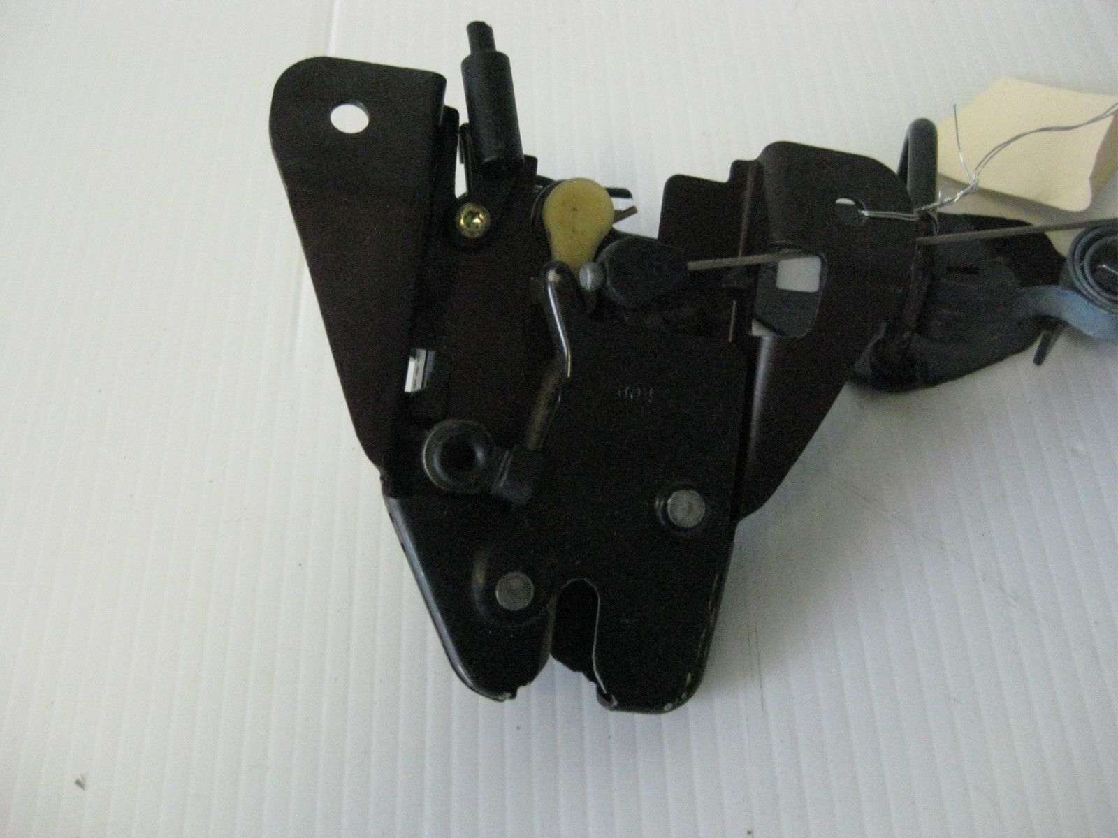 Chrysler Sebring Lxi 2002 Trunk Door Latch w/ Striker Emergency Release Pull OEM Locks & Hardware