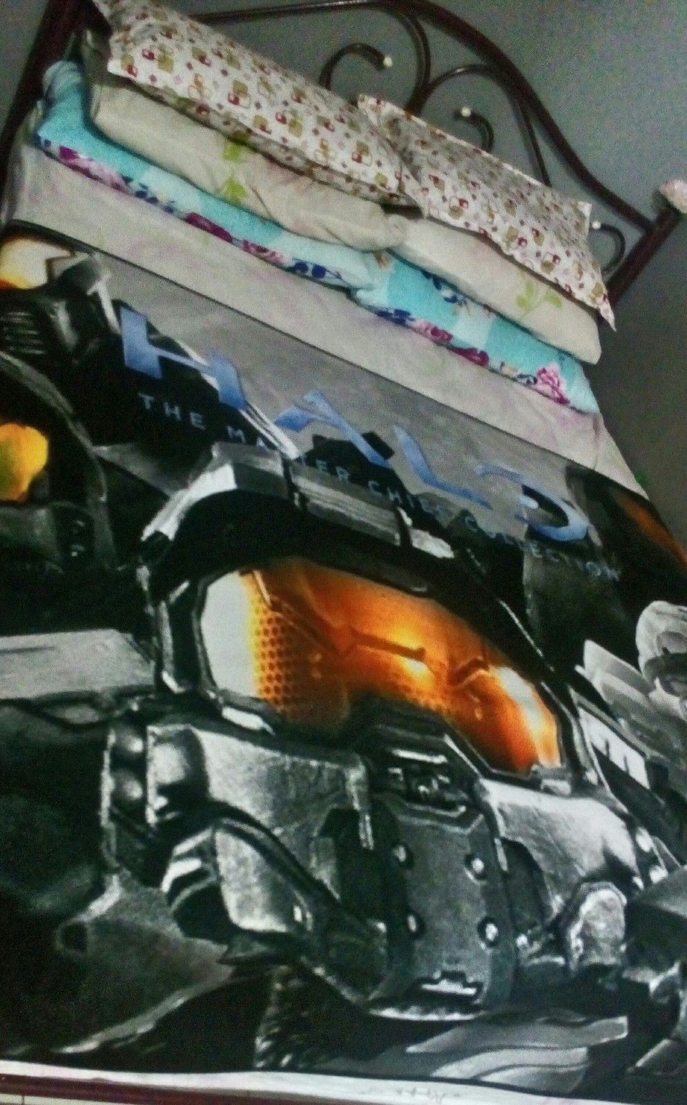 Halo 4 Fleece Blanket Large & 2 Pillow Cases 85700294,85700297(2) Blankets & Throws