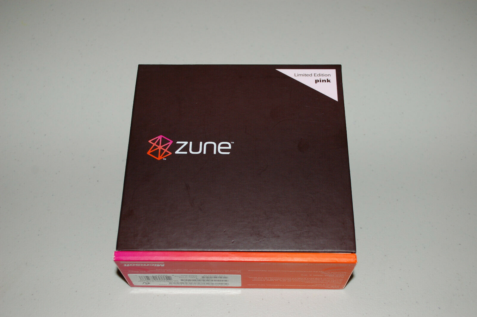 Microsoft Zune 30 GB WiFi FM Radio WMA MP3 Media Player Limited