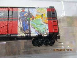 Micro-Trains # 50200645 "Signal Maintainer, PRR" Railroad Magazine Series #6 (Z) image 3
