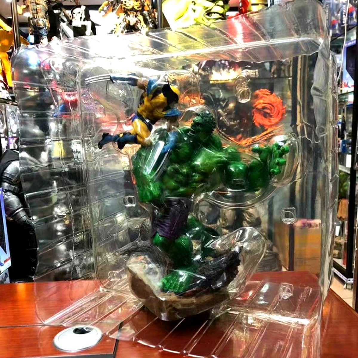 hulk and wolverine statue