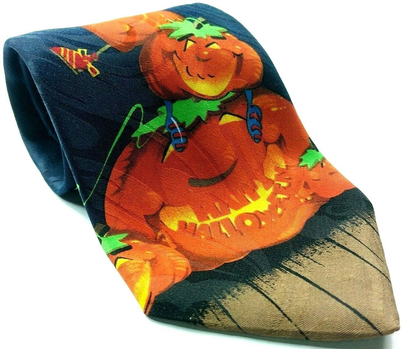 Hallmark Seasonal Concepts Halloween Pumpkins Bat Candy Corn Novelty Tie Silk