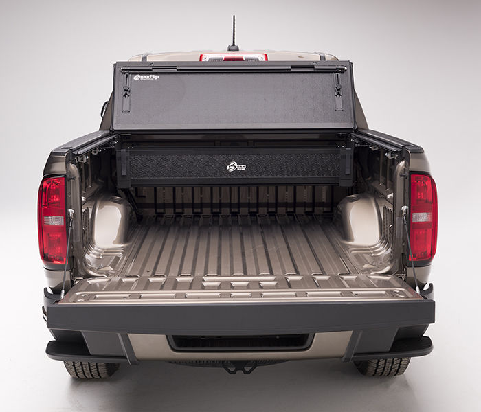 Bakflip G2 Hard Folding Tonneau Cover 226125 20152018 Chevy Colorado 6