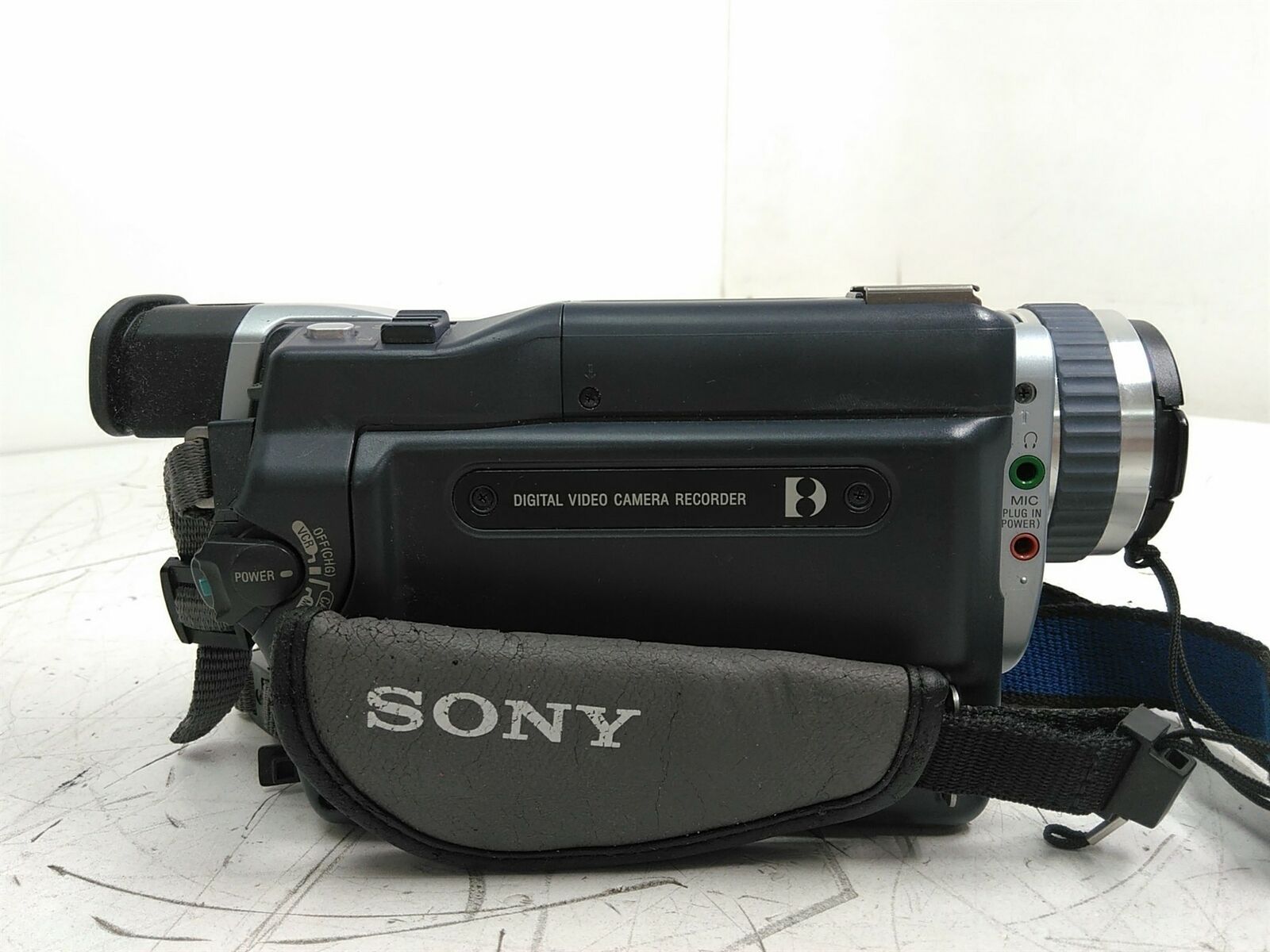 Sony DCRTRV330 Digital Handycam 700x and 50 similar items