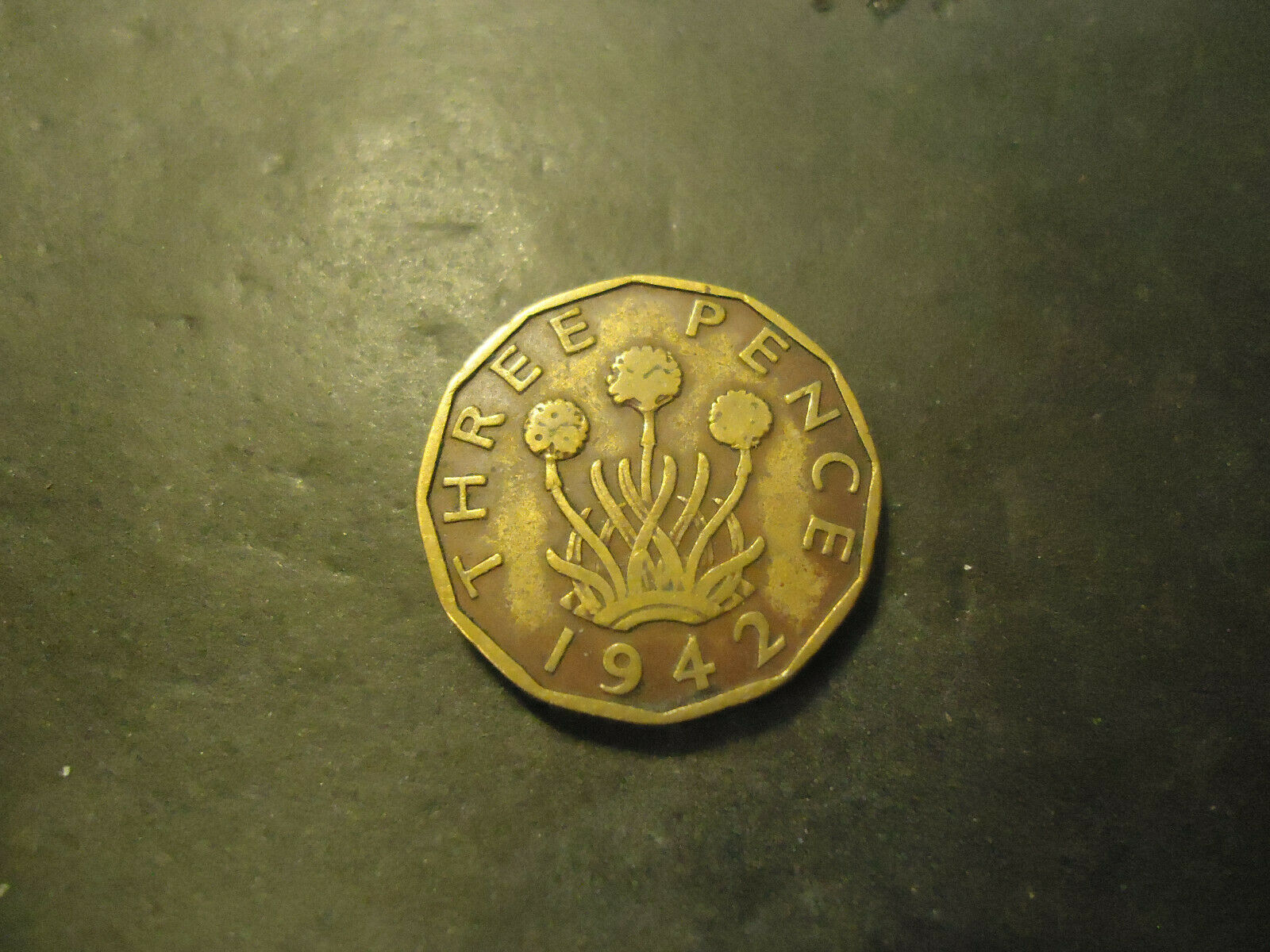 1942 UK THREE PENCE 3P COIN ** BRASS COLOR** SHIPS HERE IN THE USA ...