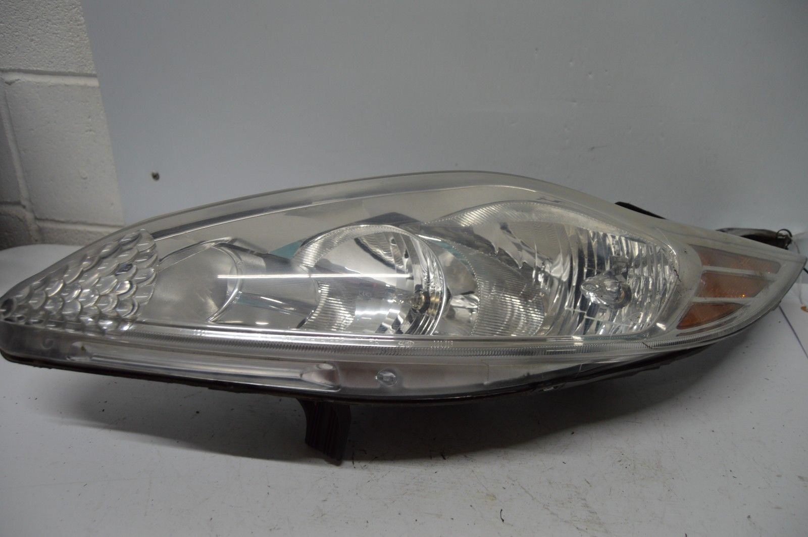 20112013 FORD FIESTA LEFT HEADLIGHT HEADLAMP ASSEMBLY HL6009 Tail Lights