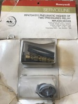 New - (old stock) HONEYWELL RP470A1011 Pneumatic Higher Of Two Pressures Relay. - $12.86