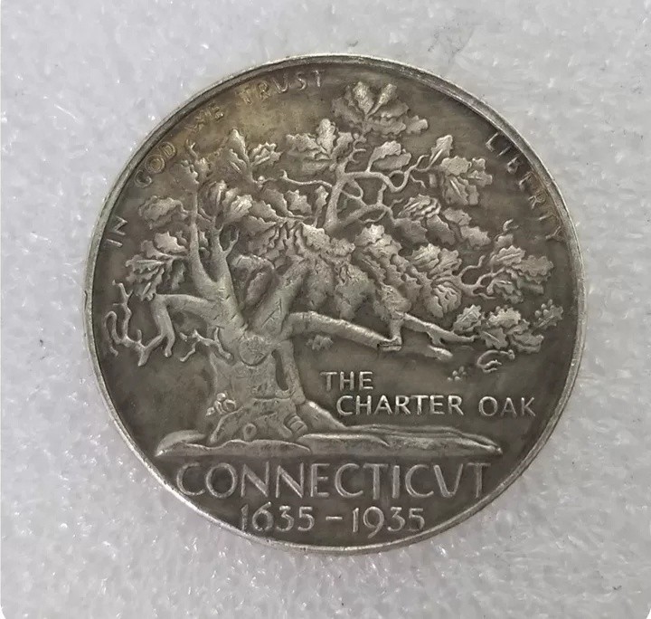 1935 Connecticut Charter Oak Half Dollar USA American Commerative